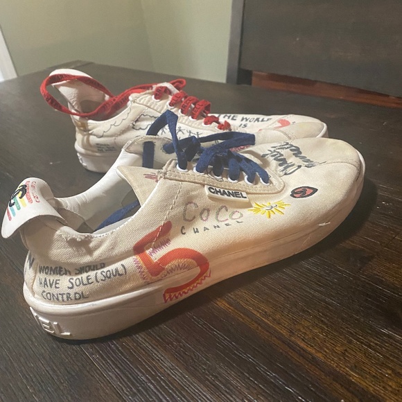 Chanel shoes - Picture 1 of 10
